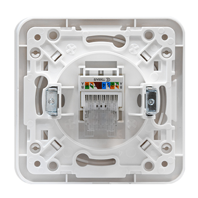 PRISE ORDINATEUR SERIE E CE 1 PRISE RJ45  
 1050300809