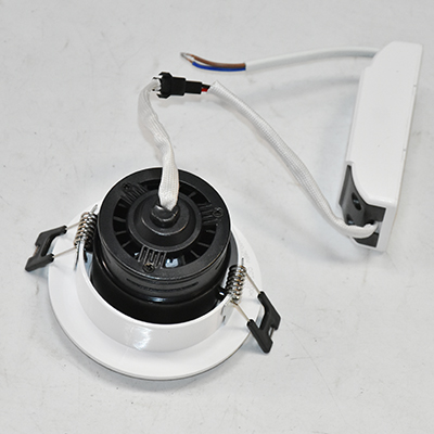 SPOT PLAFONNIER ORIENTBLE 5W 3000K Ø90x64mm KZC0020575
