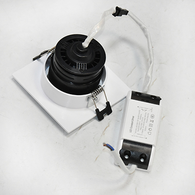 SPOT PLAFONNIER ORIENTABLE 4W 3000K 93x93x54mm KZC0050380