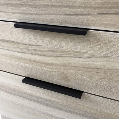 POIGNEE MEUBLE ALU  (6805) L.150XENTRAXE 128MM ANODISE NOIR  1030906340