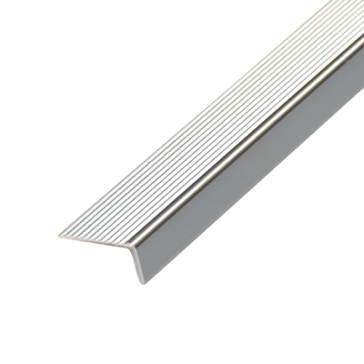 NEZ DE MARCHE ALU 270,8MMX40x20x1.5mm SS04