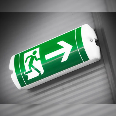 BLOC DE SECOURS AUTONOME FLECHE A DROITE LED 3.5W 6500K 3.7v 1500mAh 3hIP65  110-240V  I1050118012