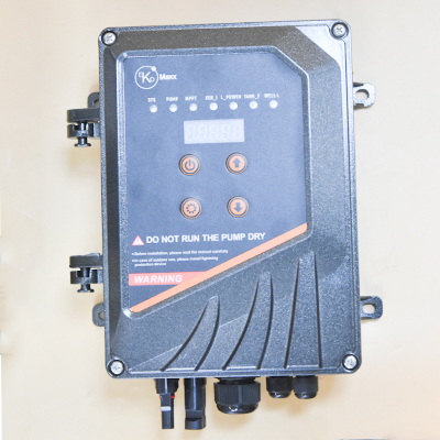 POMPE A EAU SOLAIRE 3PS1,5-65-24/250 24V /250W H. 65m DEBIT.N 1,5m3/h 3/4"-19mm IP68 2110304052