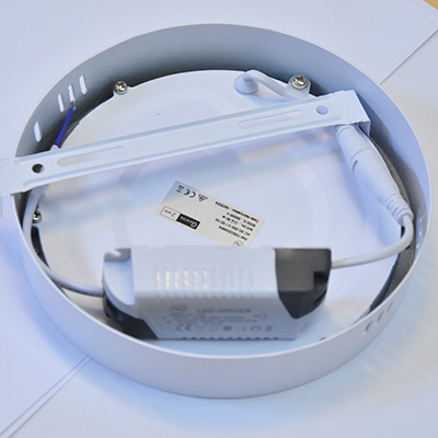 PLAFONNIER LED ROND APPARENT  12 W 85-265 V /50Hz   840 lm, 3000K  1050203375