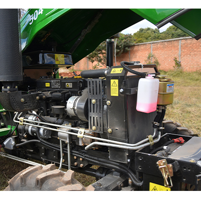 TRACTEUR 4 ROUES MOTRICES FT300 30 CV, 4 ROUES MOTRICES, AVEC AUVENT  3050101170