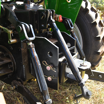 TRACTEUR 4 ROUES MOTRICES FT500 50 CV, 4 ROUES MOTRICES, AVEC AUVENT  3050101171