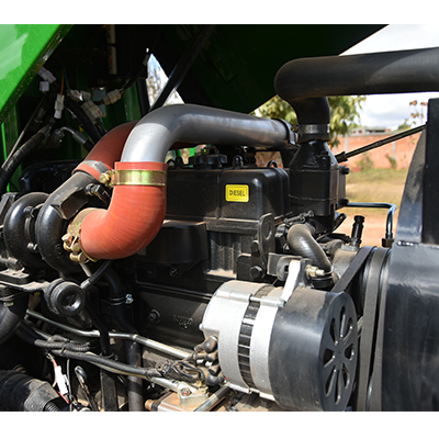 TRACTEUR 4 ROUES MOTRICES FT900 90 CV, 4 ROUES MOTRICES, AVEC AUVENT  3050101173
