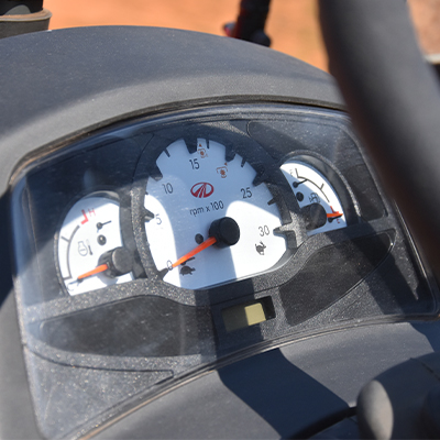 TRACTEUR MAHINDRA 2025-4WD (24HP) 24CVChassis SR Nos :MBN1KGBXKRGH00098 MBN1KGBXKRGH00099 MBN1KGBXKRGH00100 MBN1KGBXKRGH00101 -Engine SR NO : GRH4WLA0975-GRH4WLA0969  GRH4WLA0965-GRH4WLA0971