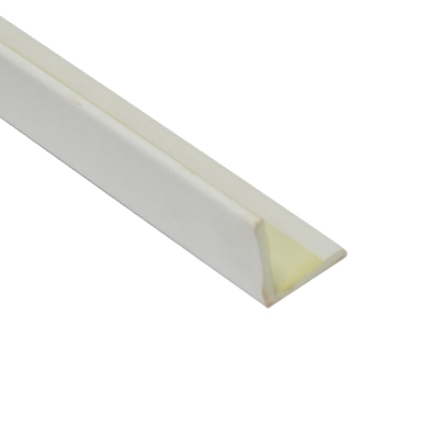 PLINTHE EN L 25x25x2900 PG08 Line A