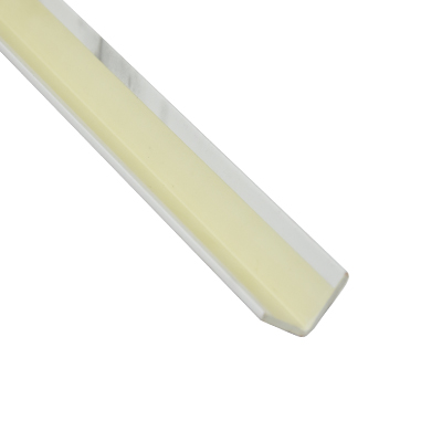 PLINTHE EN L 25x25x2900 SM601 Line A