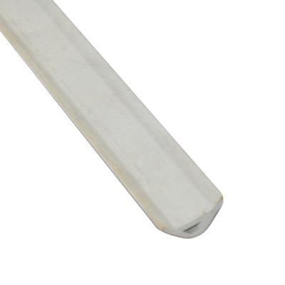 PLINTHE EN L 25x25x2900 PG08 Line B