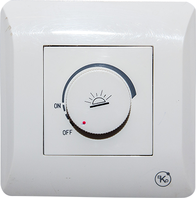 GRADATEUR DE LUMIERE 600W 220V EKO BRAND 1050300409