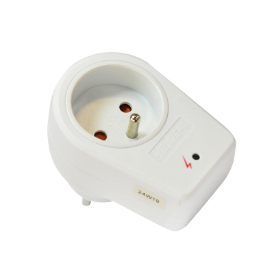 ADAPTEUR PRISE AVEC PROTECTION SURTENSION 2P+T.230V/16A 3500W CE 2100101085
