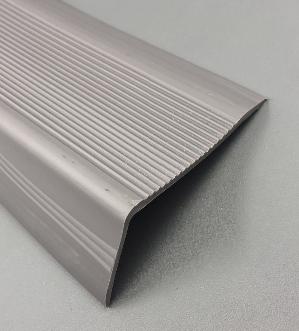 NEZ DE MARCHE PVC 50X25X2 mm 1071003030