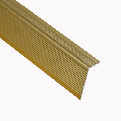 NEZ DE MARCHE GOLD (DORE) 2700X450X200MM REF BA03-2 PERCE (SF)