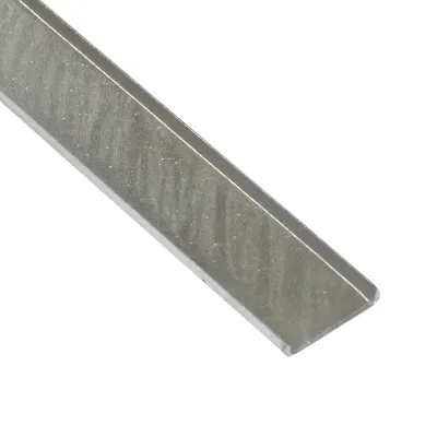 COUVERCLE EXTERIEUR CHEMIN DE CABLE CE AVEC FRANGE, ACIER GALVANISE A CHAUD, L. 50 X L. 3000 X EP. 1 MM – 2100503506 CHROME