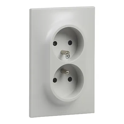 PRISE   DOUBLE AVEC ECLIPS COMPLET ENC 2P 4MOD 2X2P +T230V 16A BLC UB3121GR